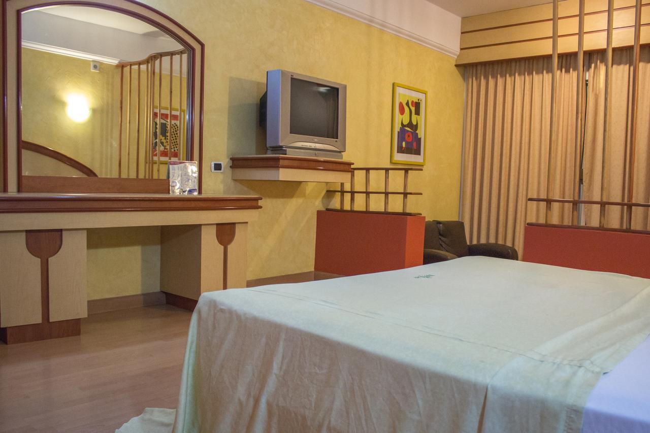 Autohotel Ilussion Cordoba Bagian luar foto