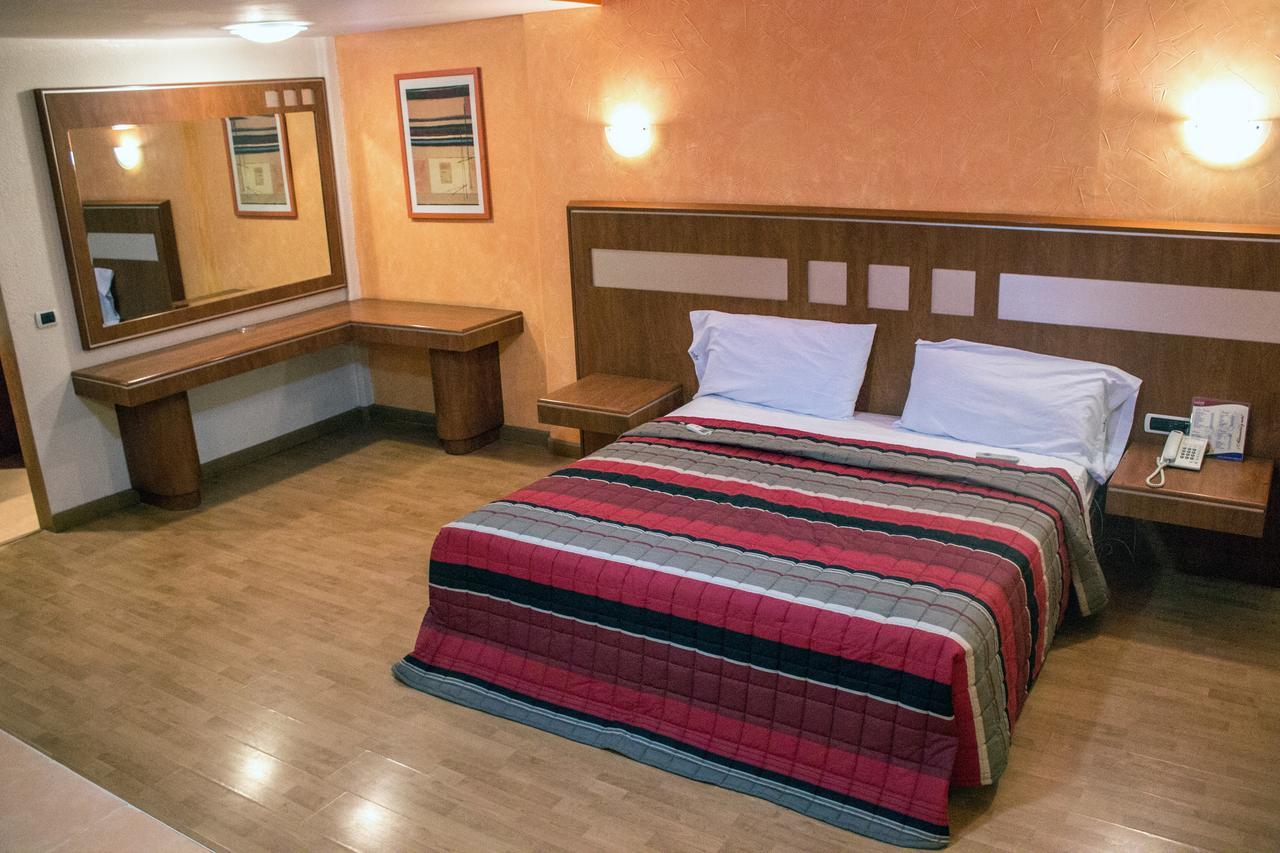 Autohotel Ilussion Cordoba Bagian luar foto