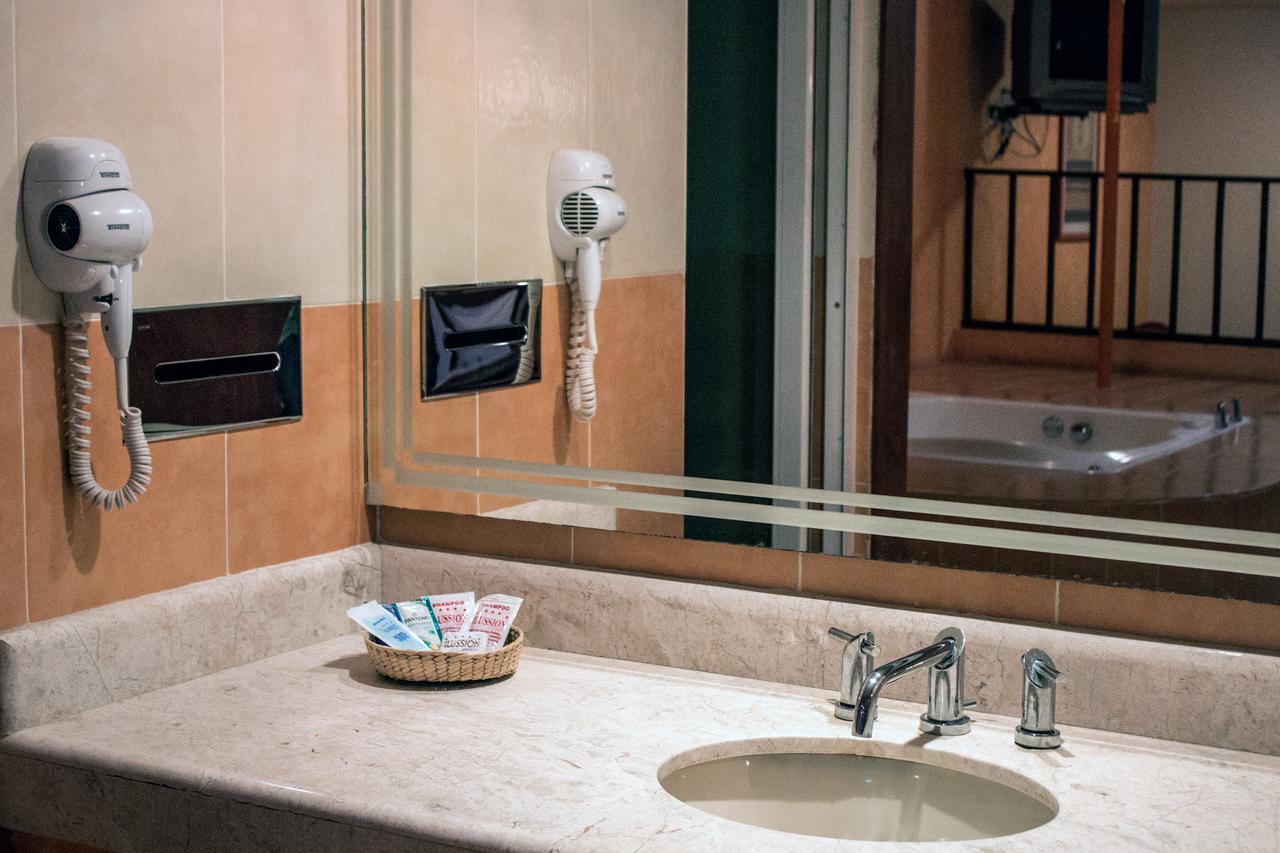 Autohotel Ilussion Cordoba Bagian luar foto